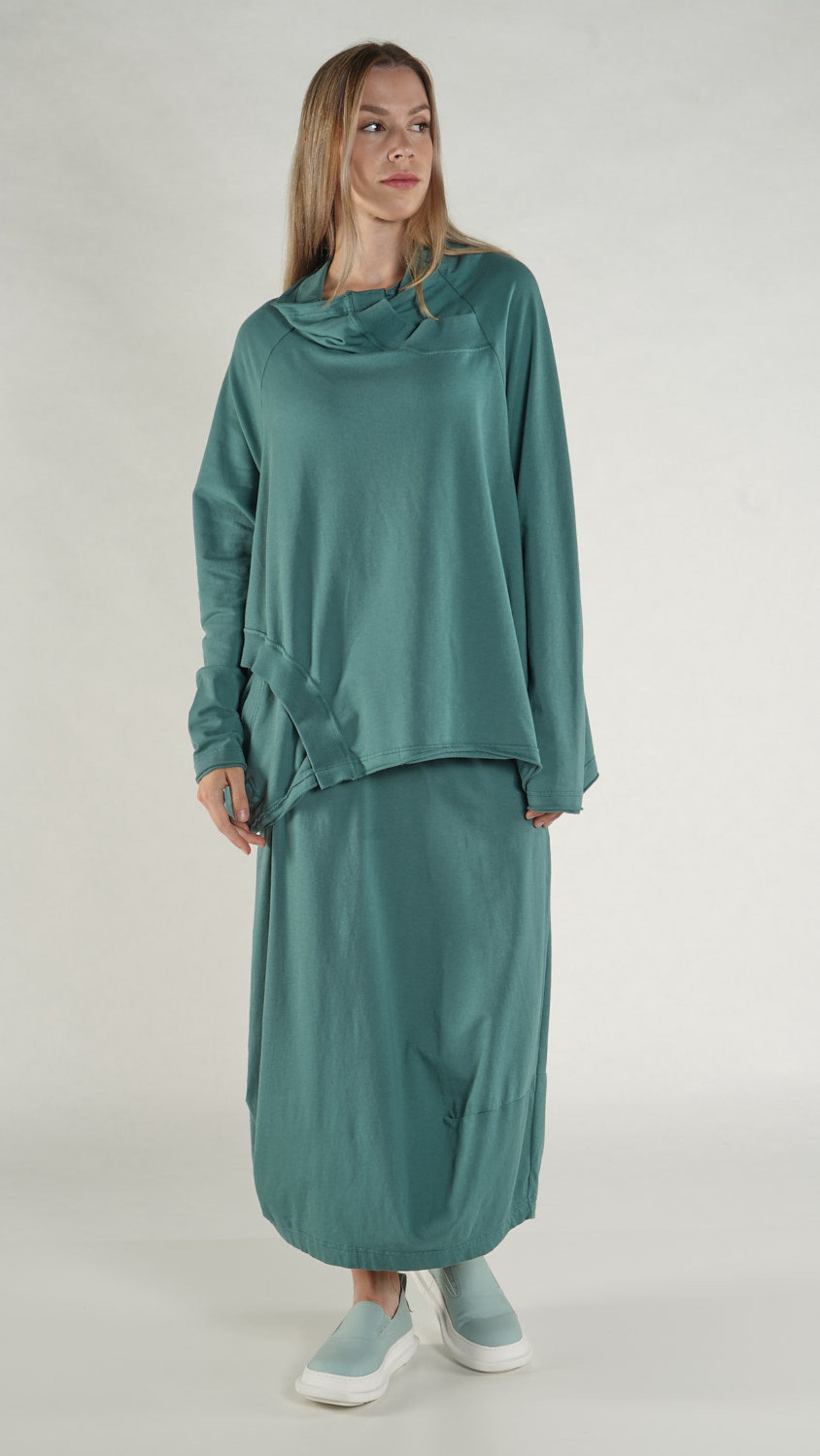 RUNDHOLZ BLACK LABEL Mock Neck French Terry Pullover in Grass