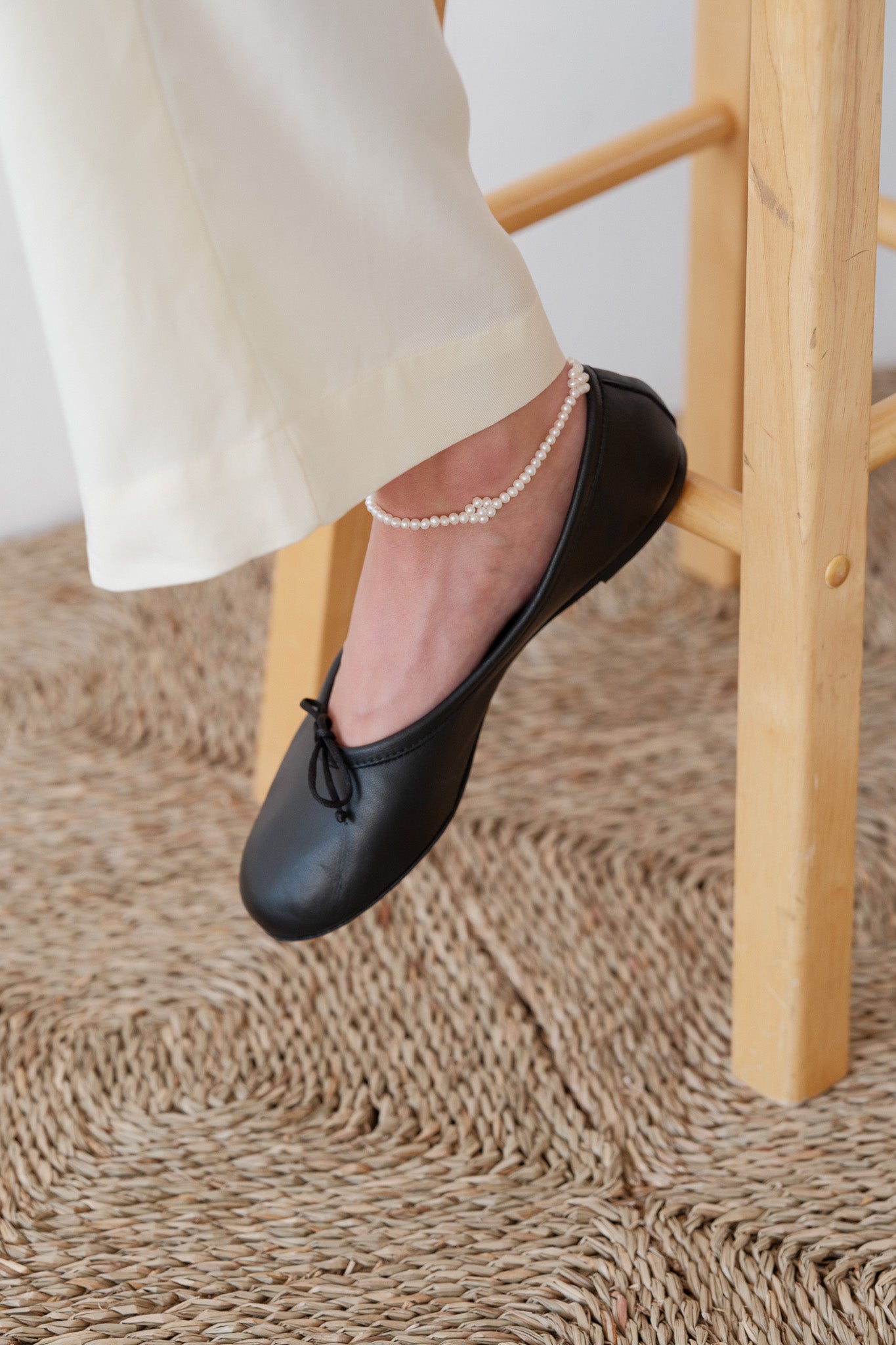 The Daisy Pearl Trio Anklet