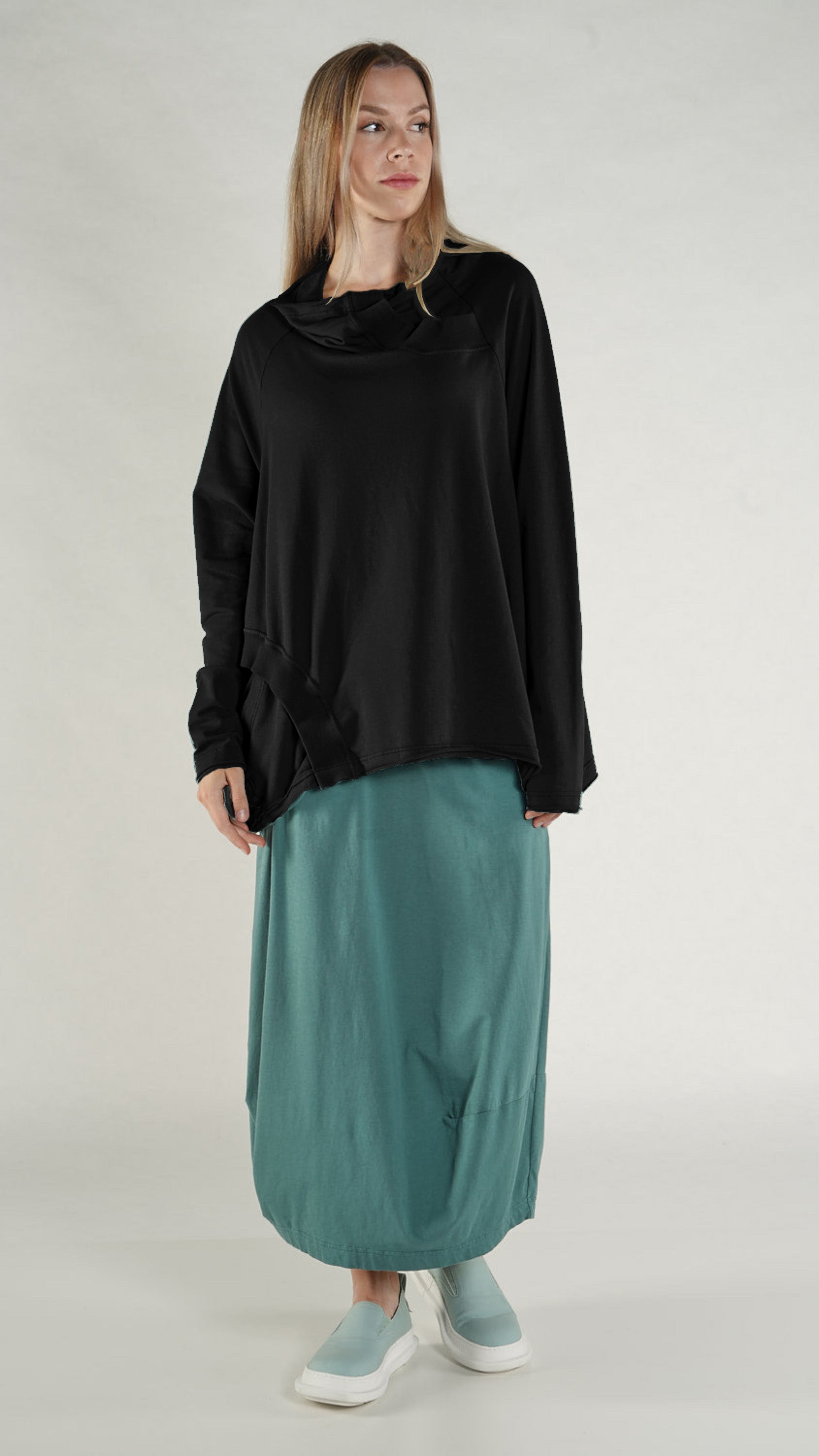 RUNDHOLZ BLACK LABEL Mock Neck French Terry Pullover in Black