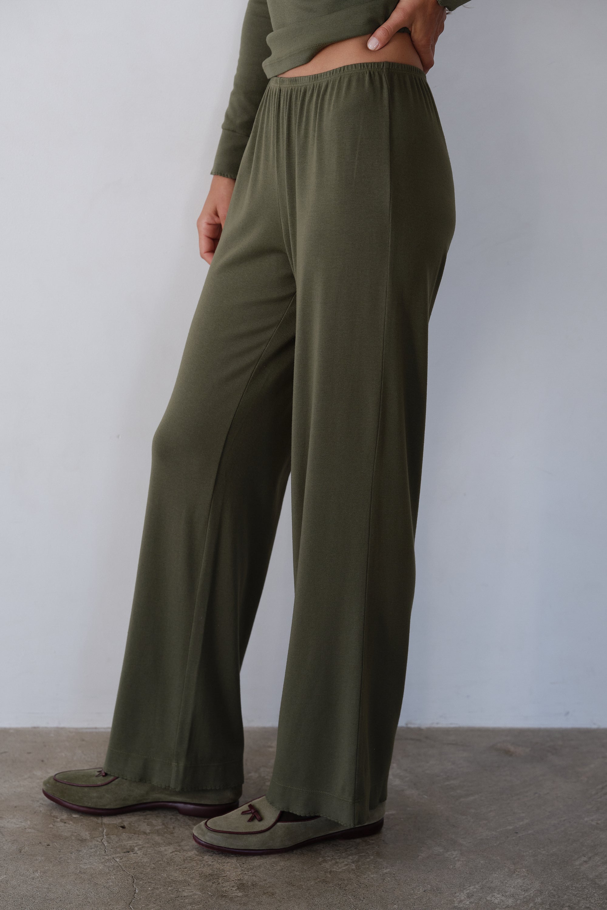 The Baby Rib Scallop Pant