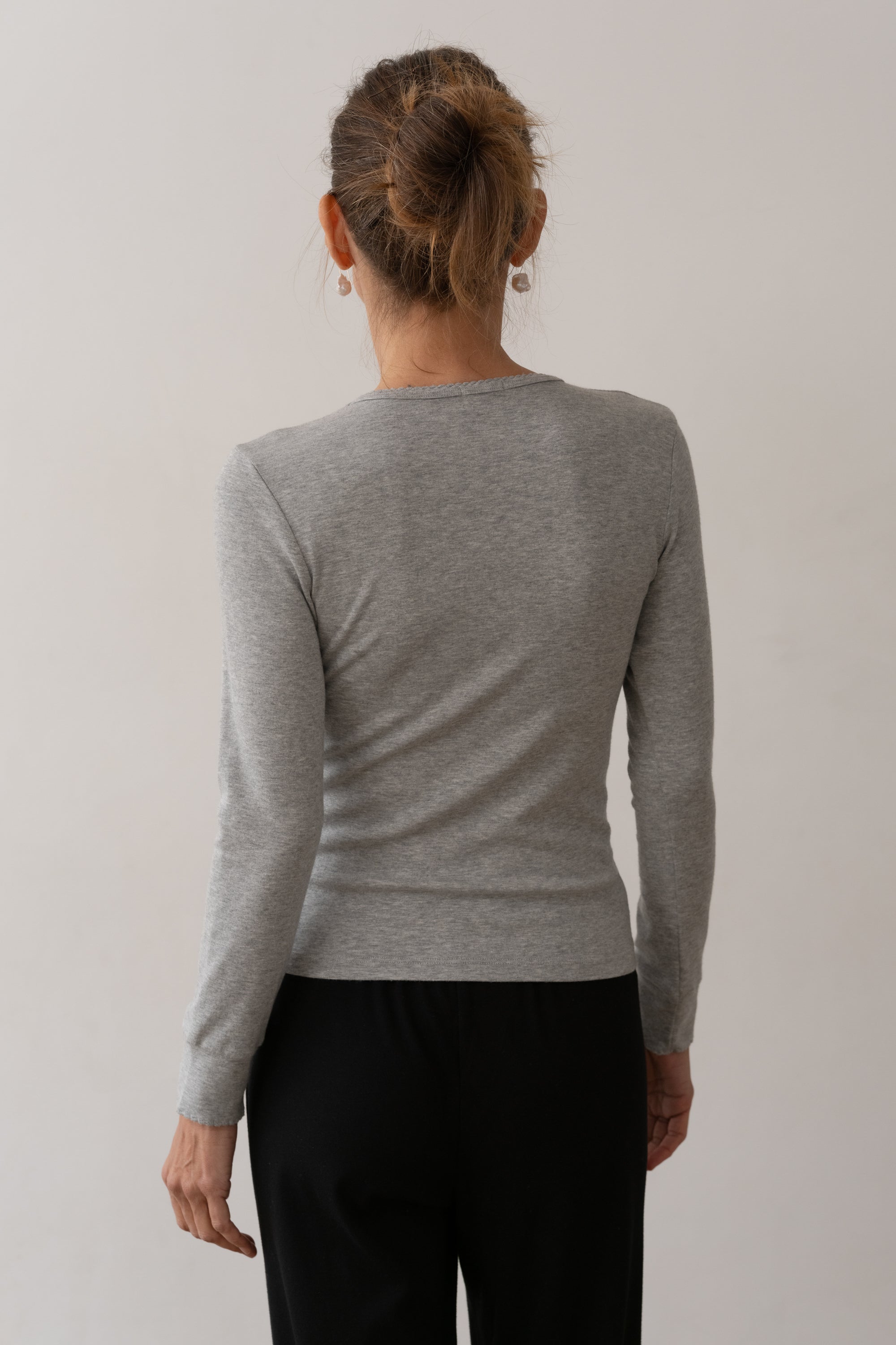 The Baby Rib Scallop Long Sleeve