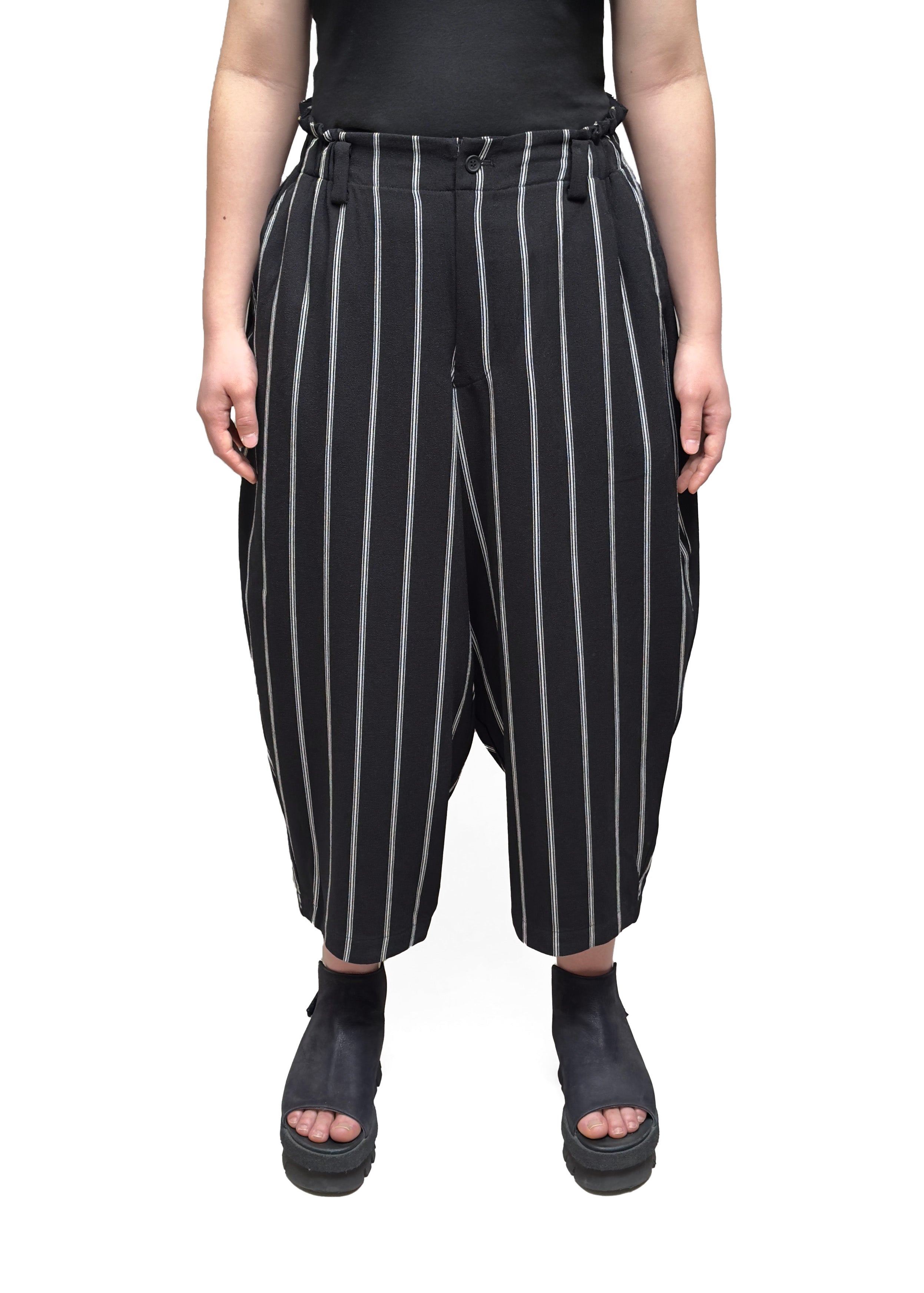 MOYURU Pocketed Curved Leg Pant in Stripes