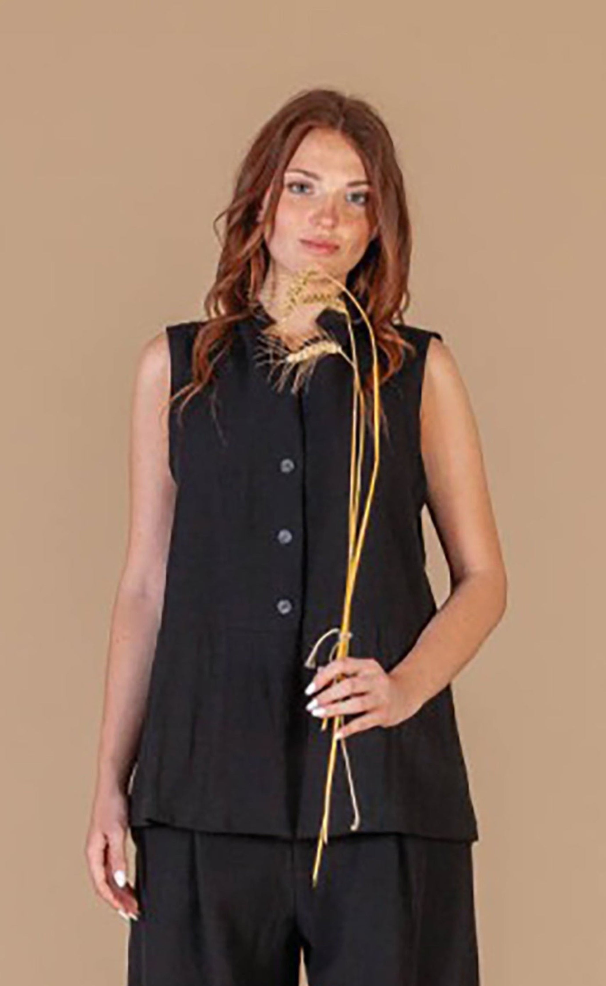MAMA B Relaxed Linen Blend Vest in Black