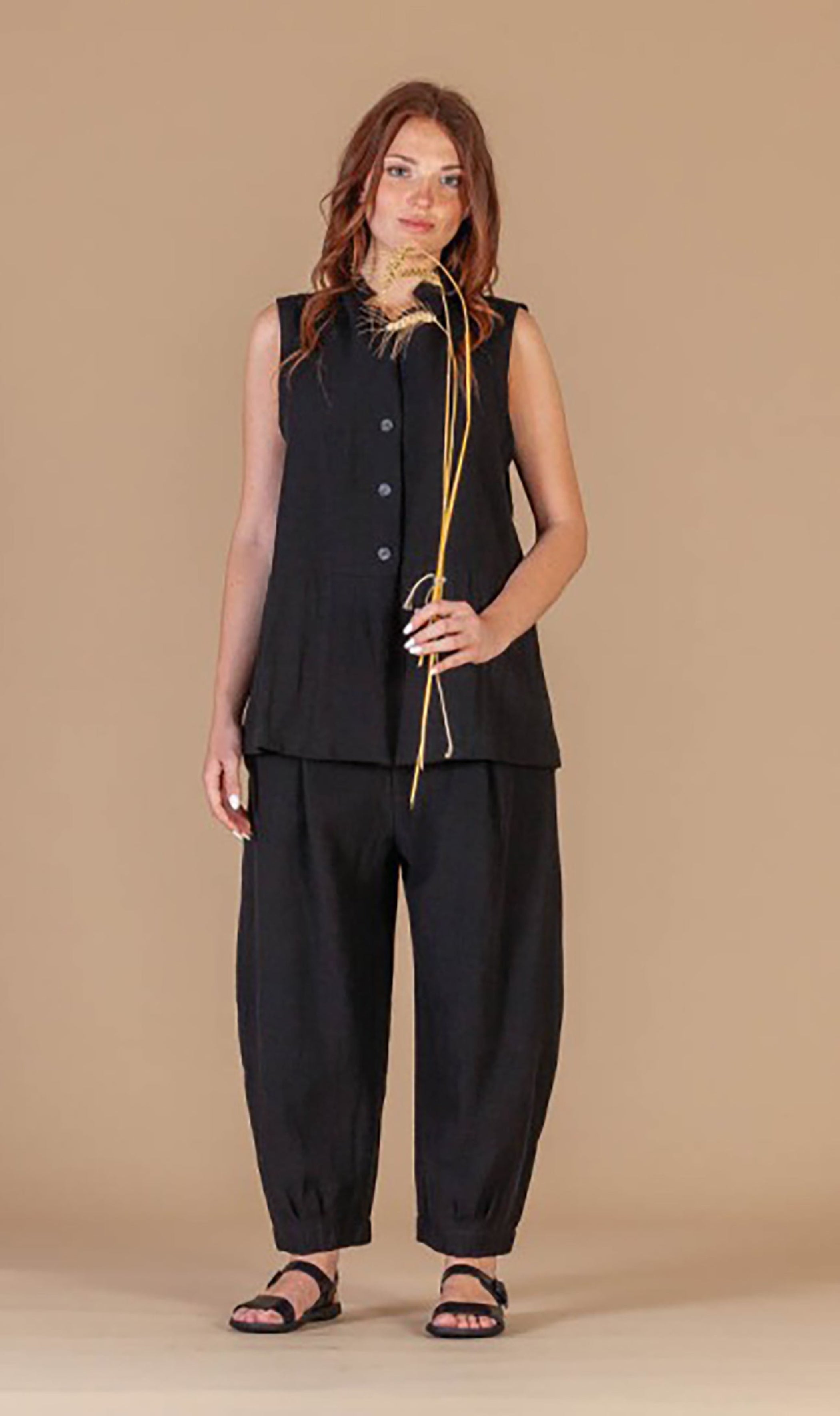 MAMA B Relaxed Linen Blend Vest in Black