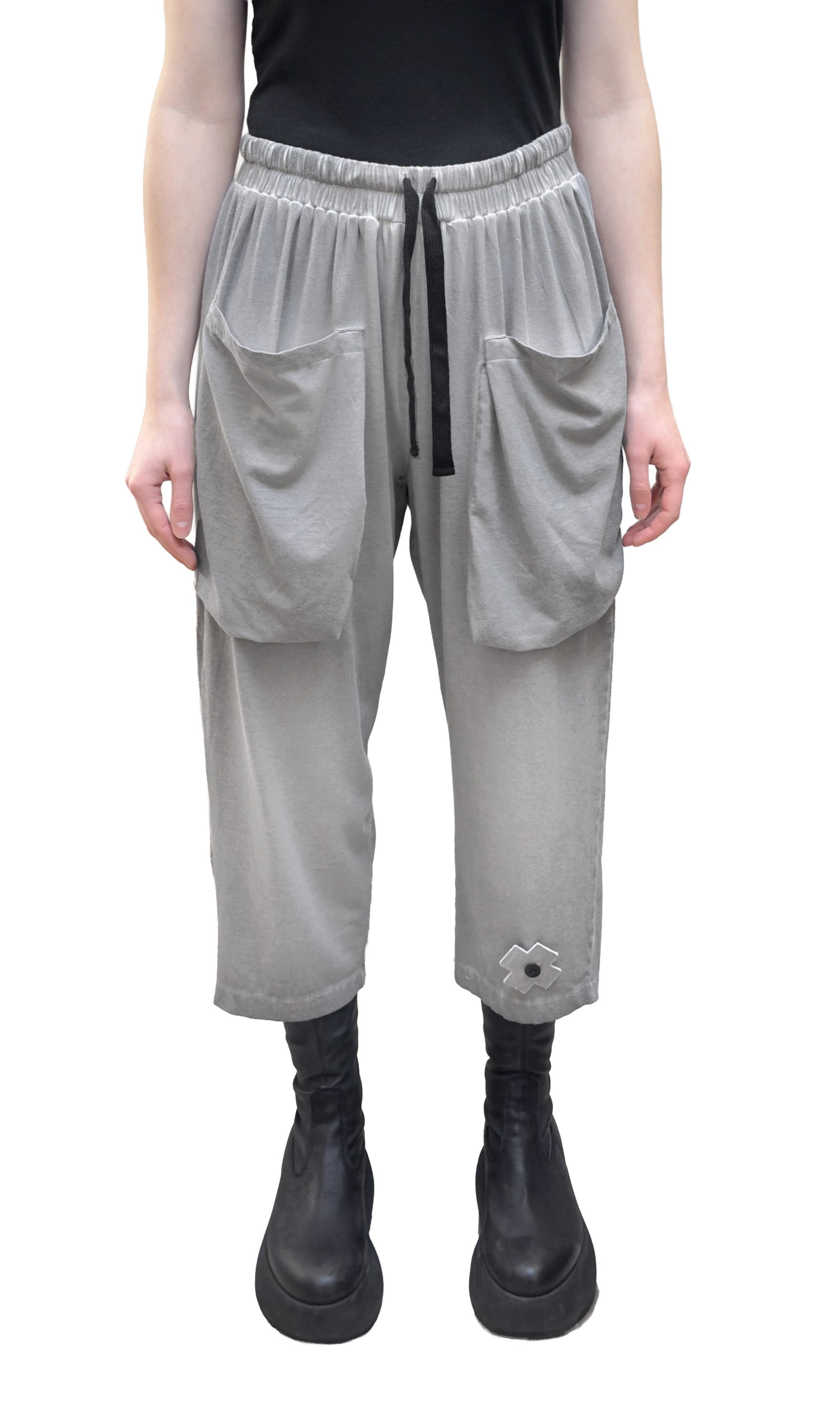 PLU Relaxed Pocketed Ankle Pant in Cement