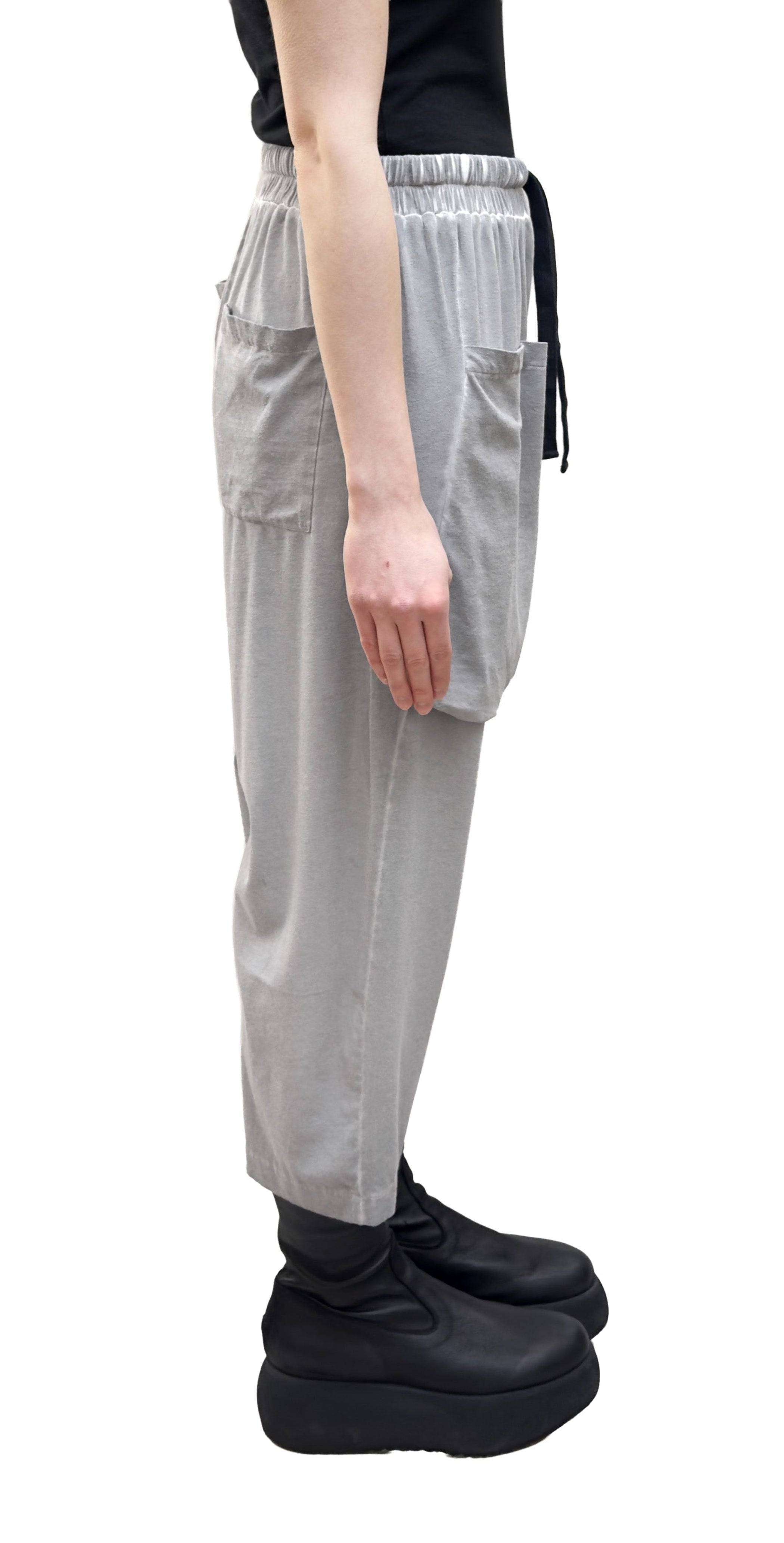 PLU Relaxed Pocketed Ankle Pant in Cement