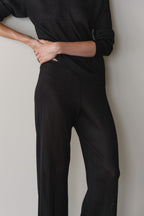 The Slinky Simple Pant