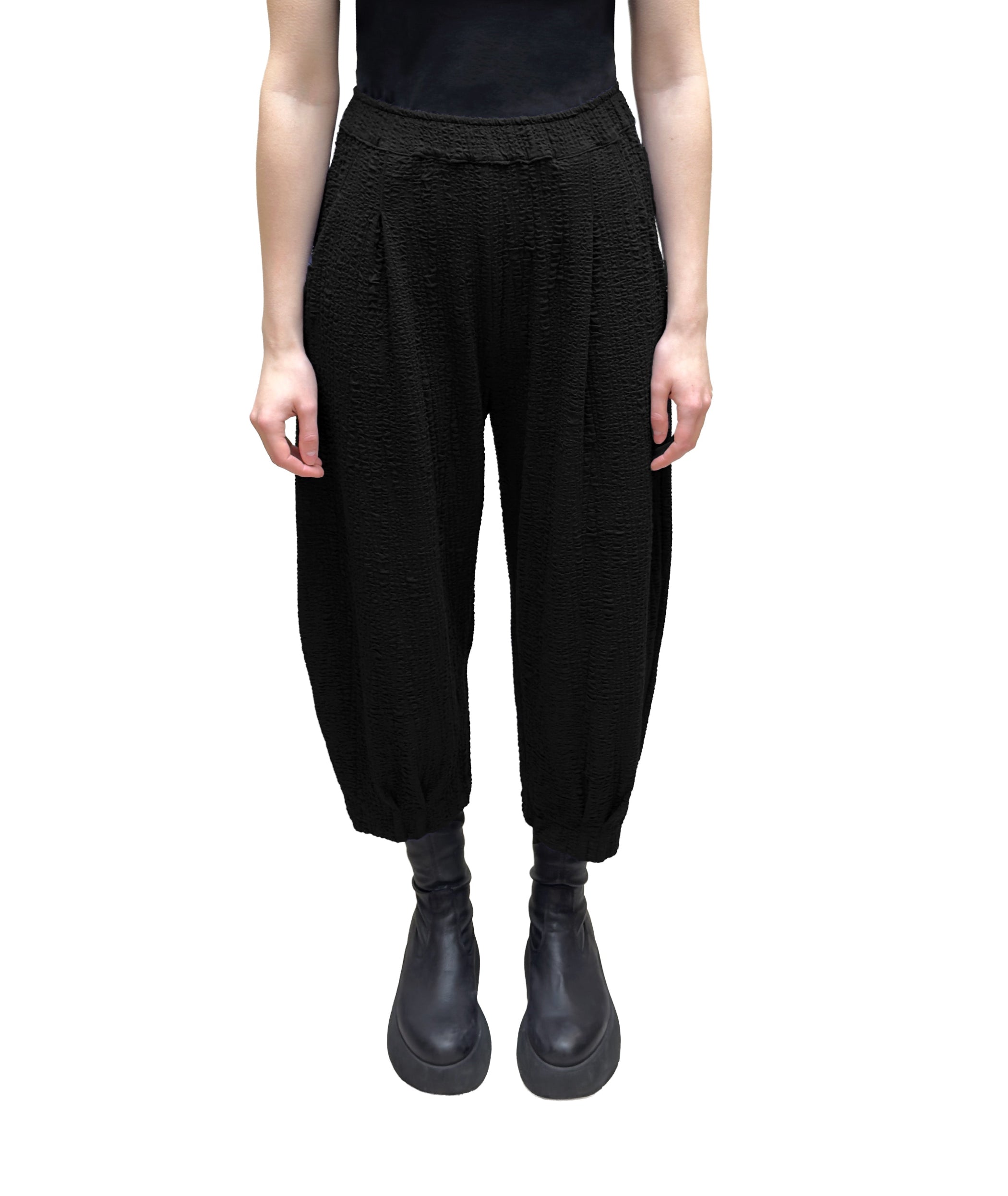 MAMA B Ankle Pant in Jacquard Black