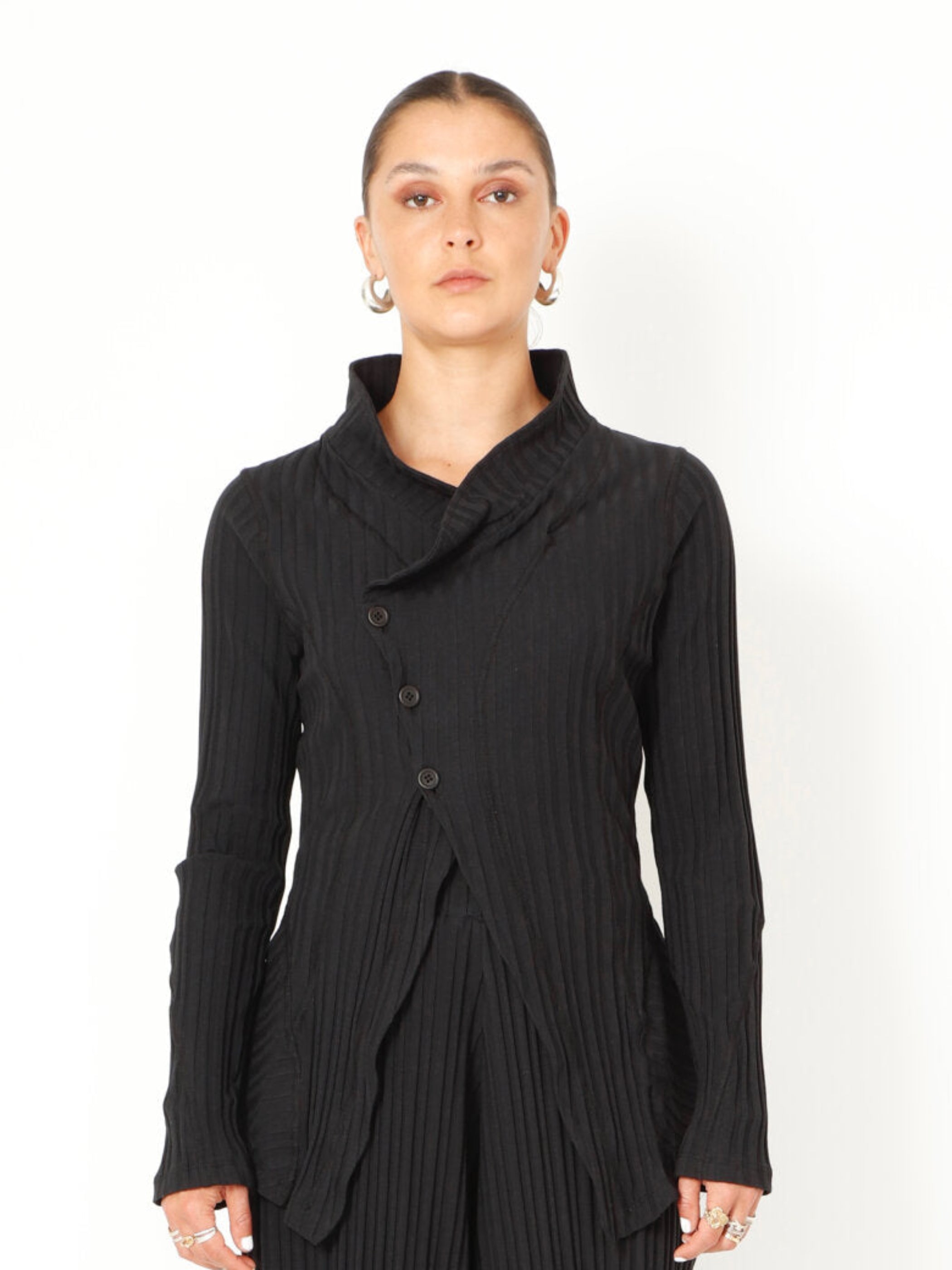 Sort Aarhus Fitted Ribbed Cardigan in Black