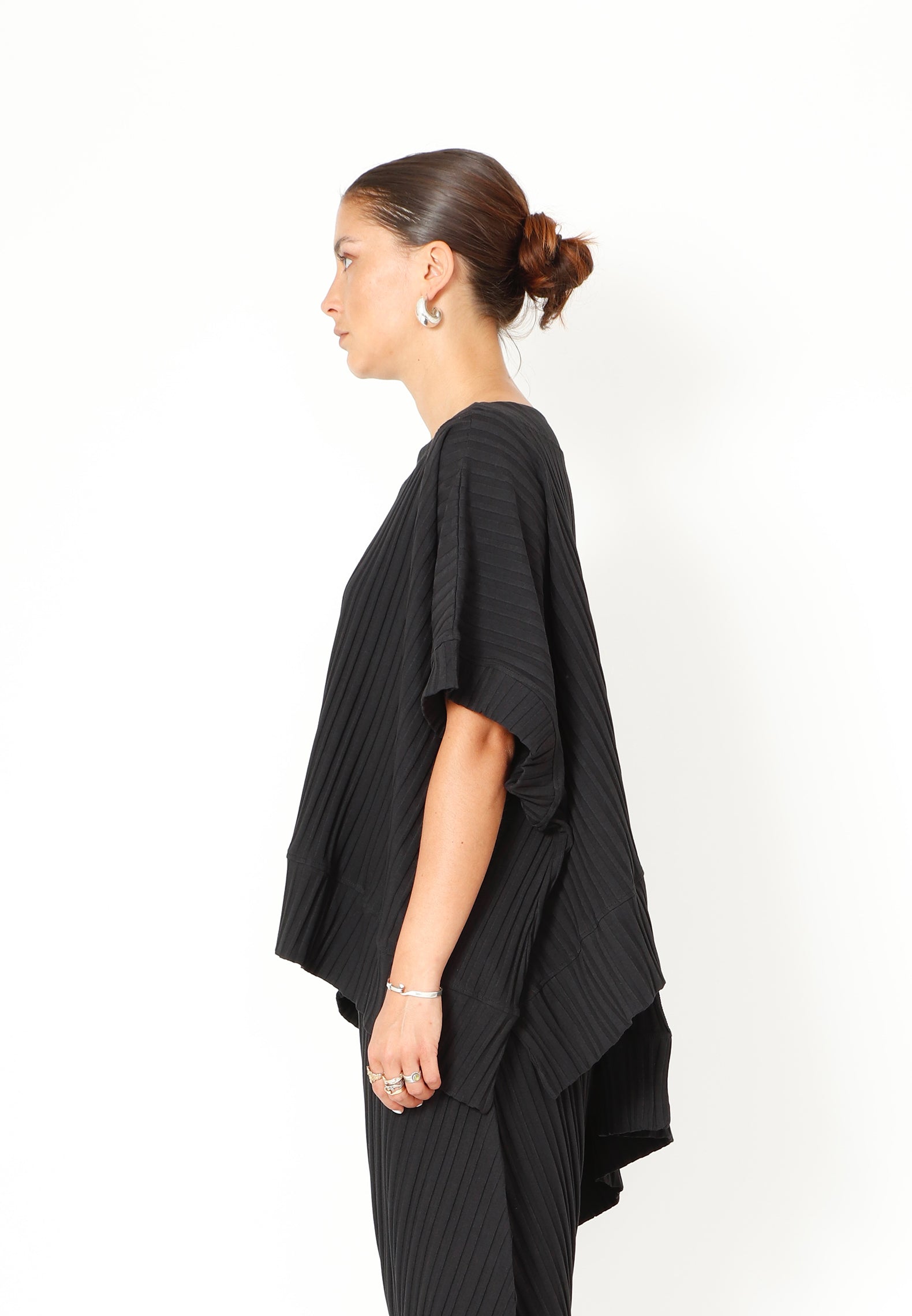 Sort Aarhus Relaxed Wide Rib Pullover in Black