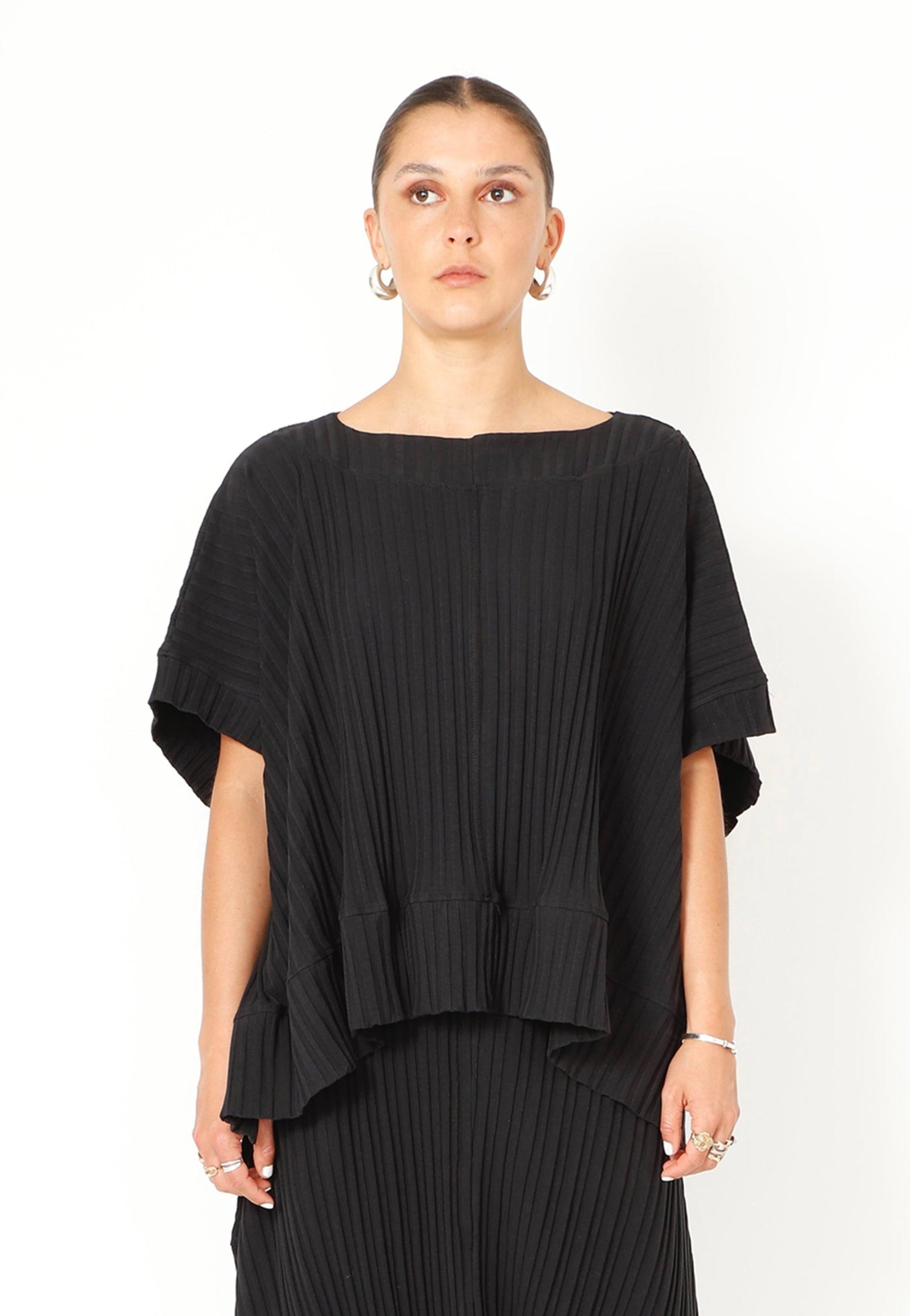Sort Aarhus Relaxed Wide Rib Pullover in Black
