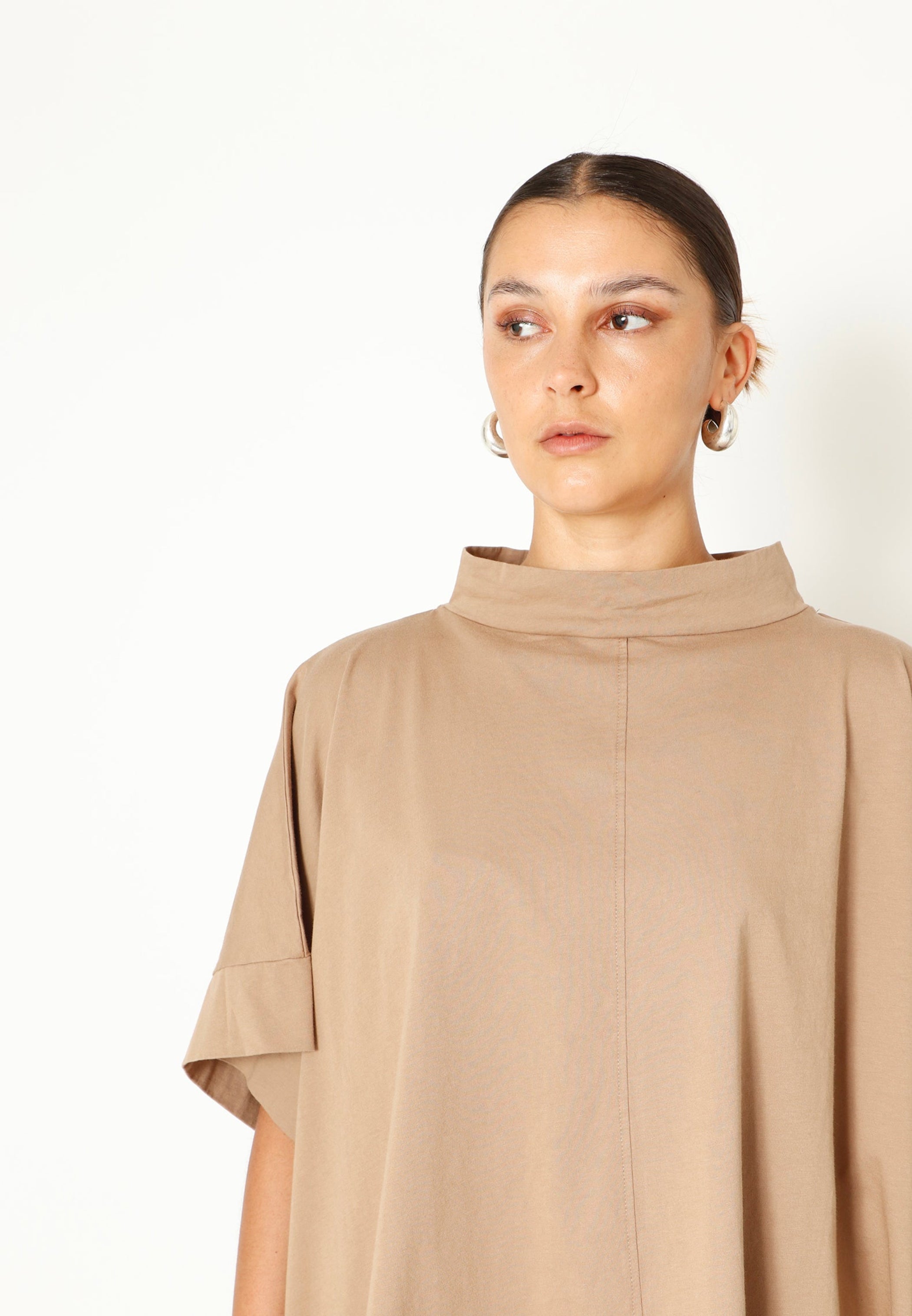 Sort Aarhus Relaxed Mock Neck Pullover in Taupe
