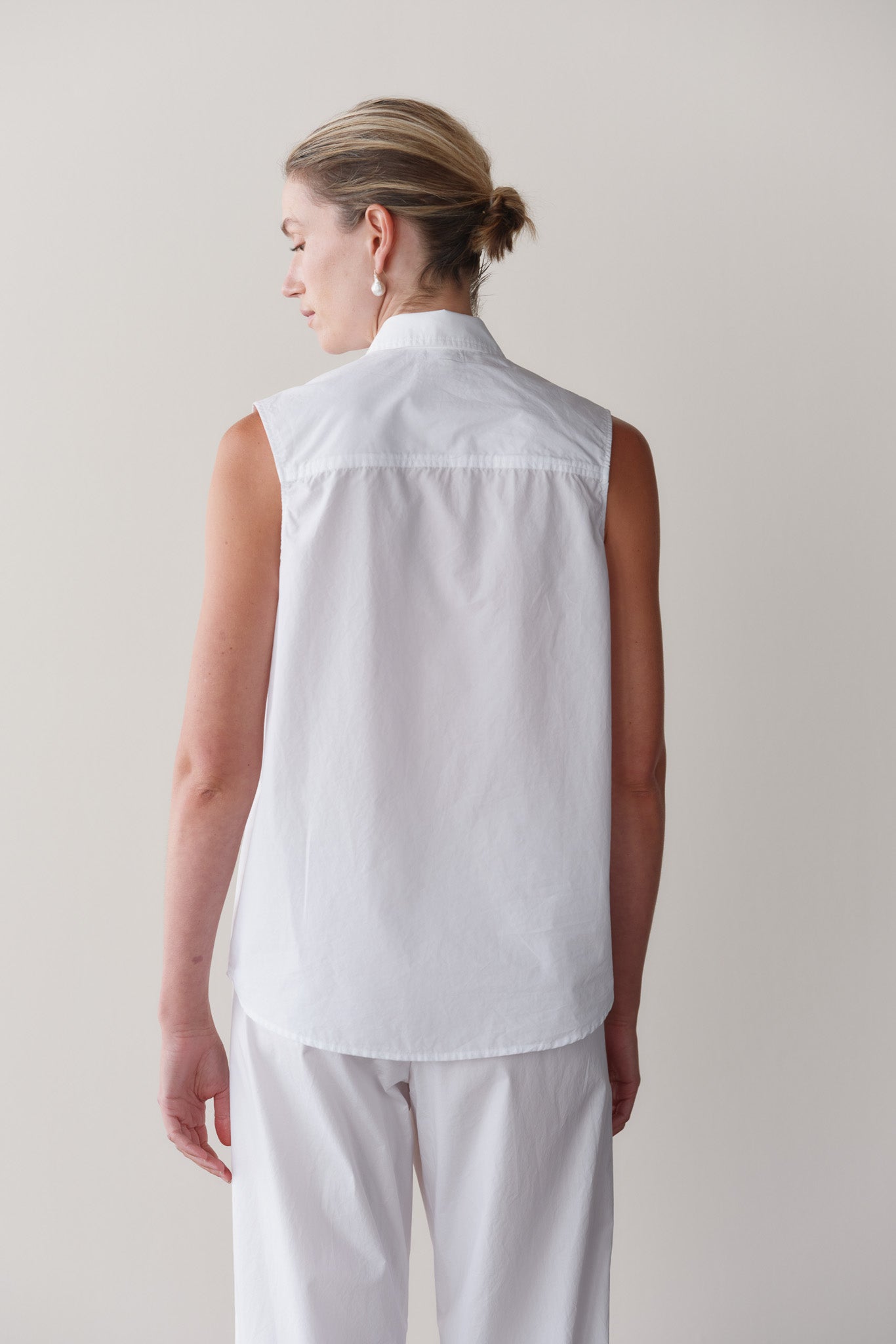 The Pop Sleeveless Shirt