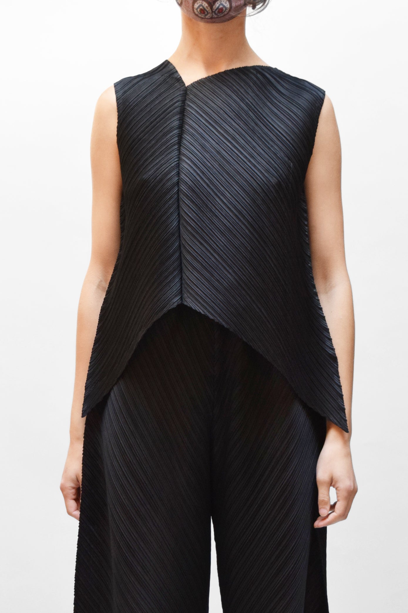 MOTION Pleated Bias Tank in Black